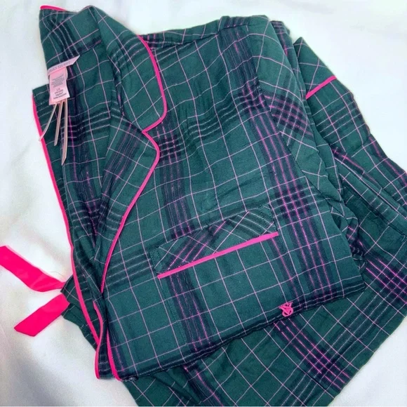 Victoria's Secret Green and Pink Plaid Pajama Set - Picture 1 of 1